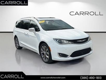 Used 2017 Chrysler Pacifica Limited w/ UConnect Theater Package