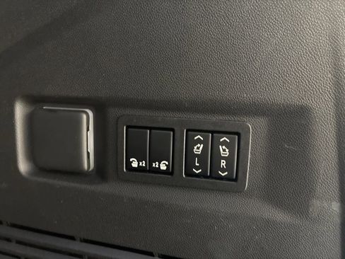 Used 2022 Chevrolet Tahoe High Country image 8