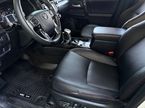 Used 2019 Toyota 4Runner TRD Off-Road Premium AWD/4WD image 20