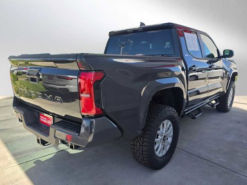 Used 2025 Toyota Tacoma SR5 AWD/4WD image 3