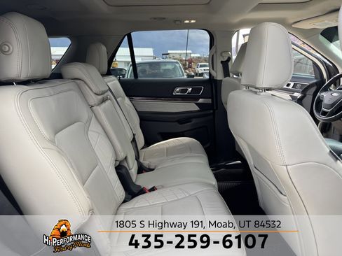 Used 2018 Ford Explorer Platinum image 35