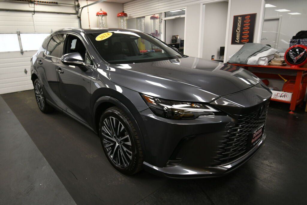 Used 2024 Lexus RX 350 Premium Plus AWD/4WD image 2