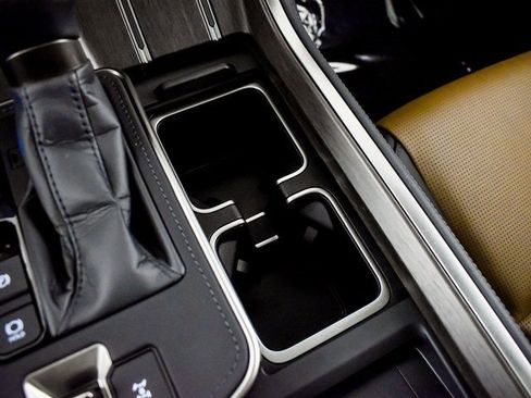 Used 2025 Lexus GX 550 image 27