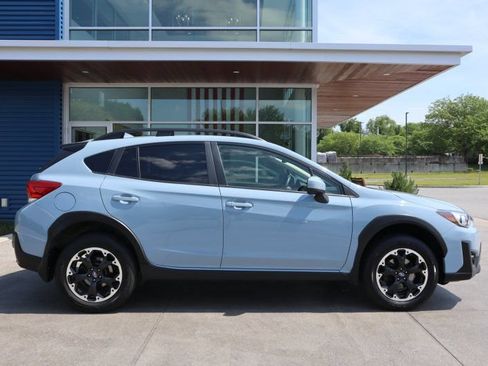 Used 2021 Subaru Crosstrek 2.0i Premium w/ Moonroof Package AWD/4WD image 2