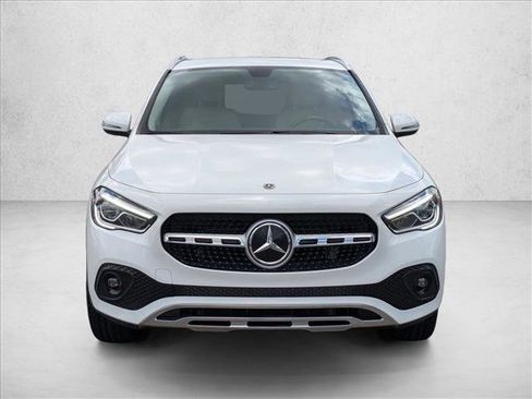 Certified 2021 Mercedes-Benz GLA 250 4MATIC image 2