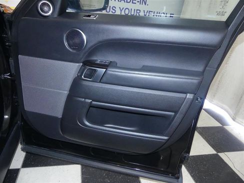Used 2020 Land Rover Range Rover Sport HST image 25