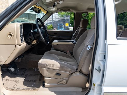 Used 2005 GMC Sierra 2500 SLE w/ Heavy-Duty Power Package AWD/4WD image 24