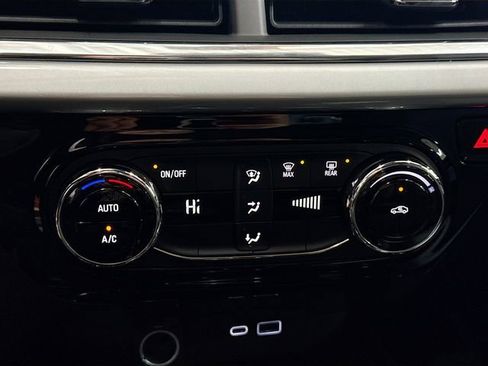 New 2026 Chevrolet Trax LT w/ LPO, Blackout Package image 16