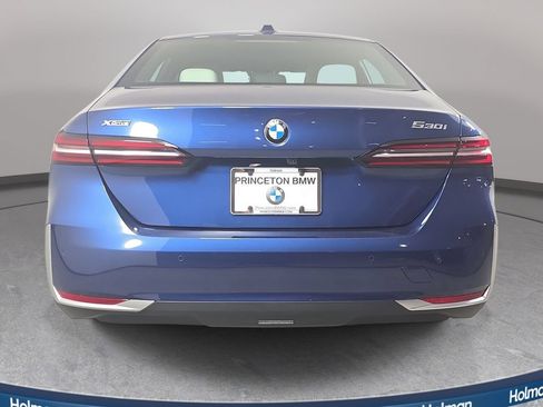 Certified 2026 BMW 530i xDrive w/ Convenience Package AWD/4WD image 6