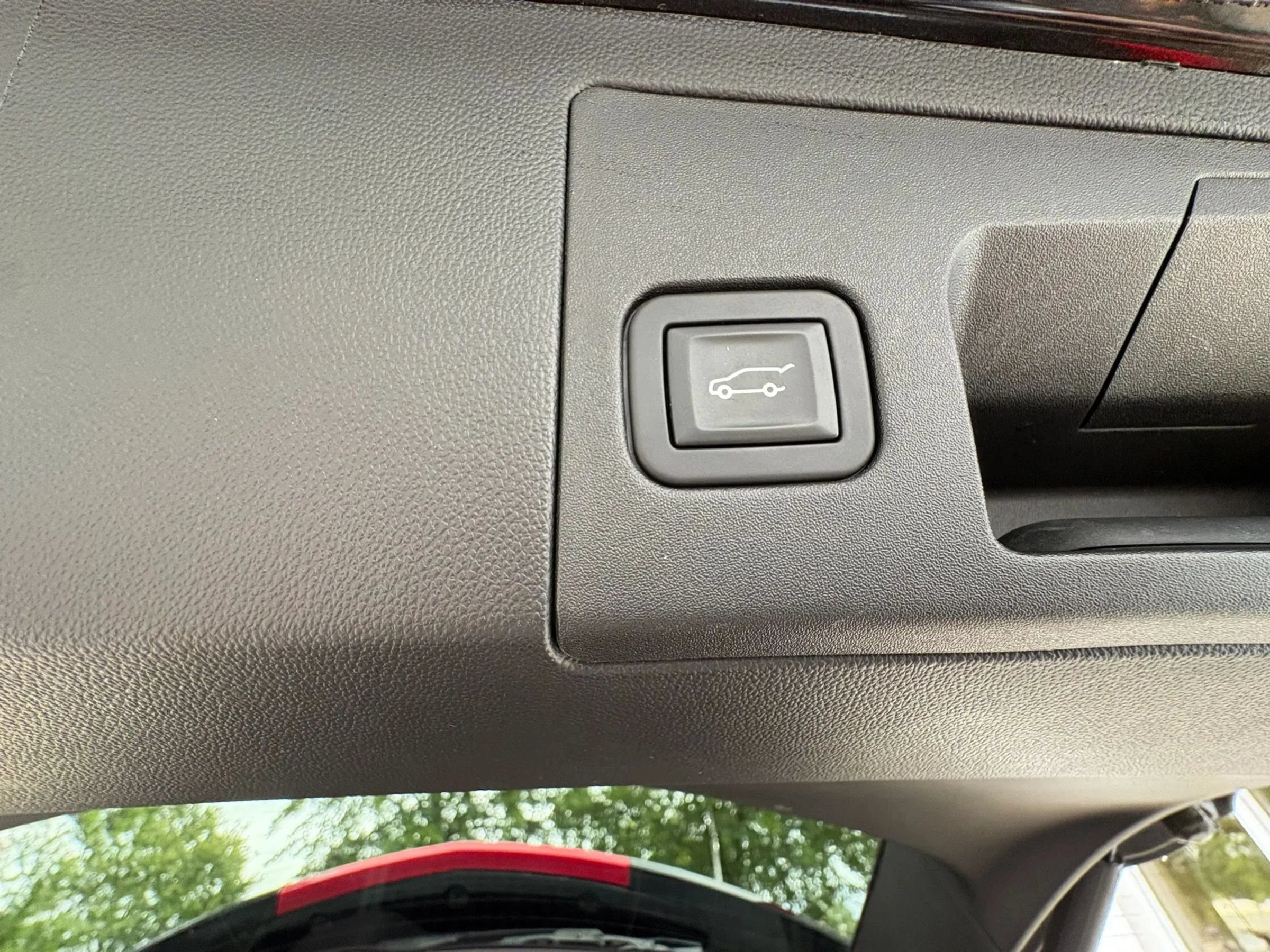 Used 2019 Cadillac XT5 Platinum AWD/4WD image 23