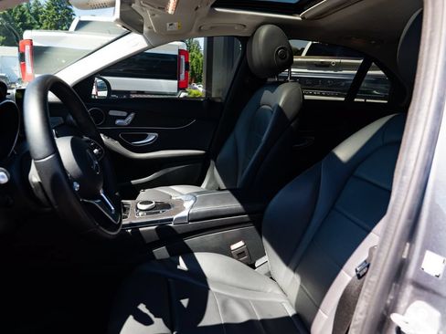 Used 2019 Mercedes-Benz C 300 Sedan image 17