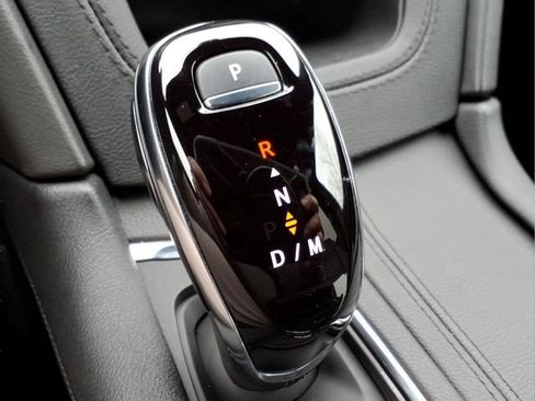 Used 2024 Cadillac XT6 Premium Luxury w/ LPO, Floor Liner Package image 25