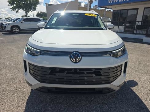 Used 2026 Volkswagen Tiguan SE FWD image 2