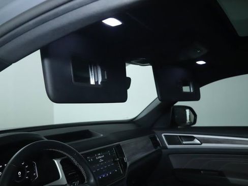 Used 2022 Volkswagen Atlas Cross Sport SE image 20