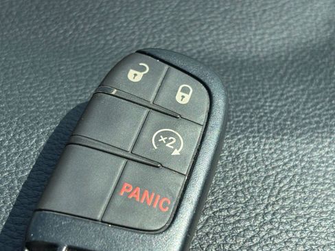 Used 2025 Jeep Compass Limited AWD/4WD image 25
