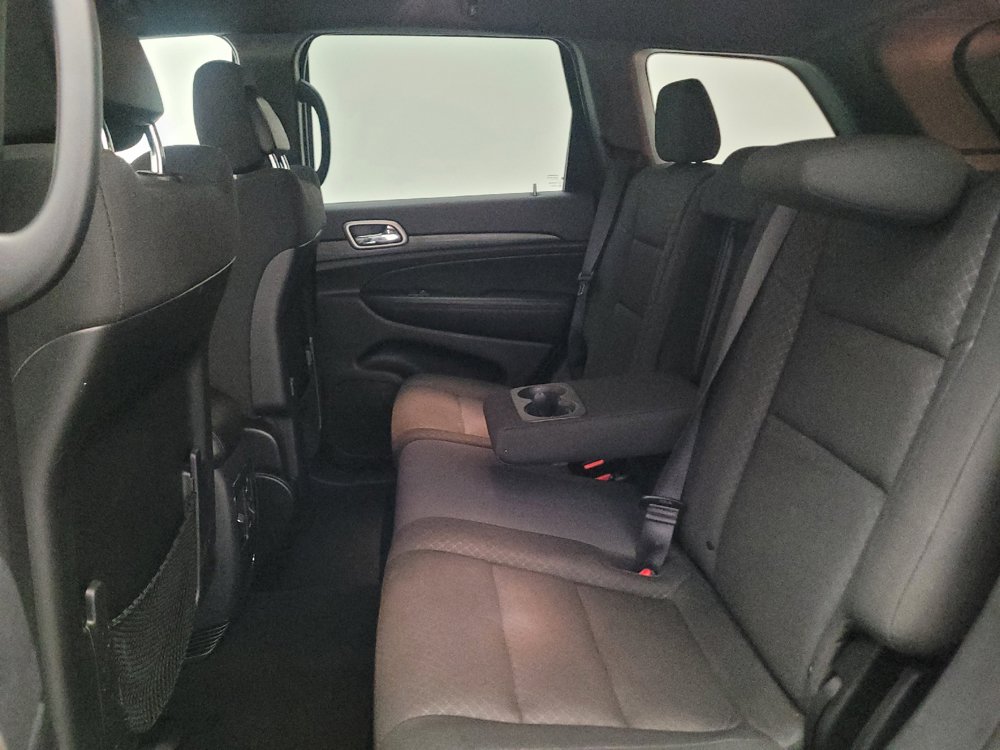 Used 2019 Jeep Grand Cherokee Laredo RWD image 18