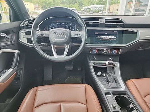 Used 2022 Audi Q3 2.0T Premium Plus AWD/4WD image 16