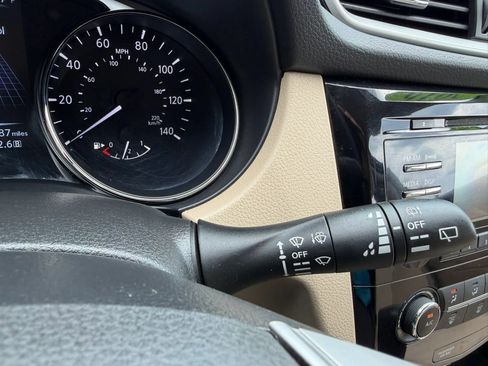 Used 2016 Nissan Rogue S FWD image 16