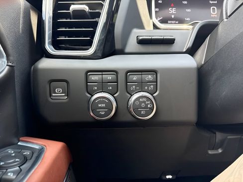 Used 2024 GMC Sierra 2500 Denali Ultimate AWD/4WD image 27