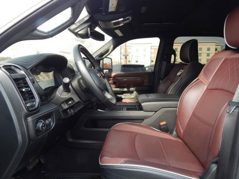 Used 2025 RAM 3500 Limited image 19