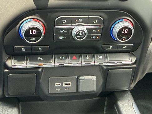 Used 2022 Chevrolet Silverado 1500 RST w/ LPO, Blackout Package AWD/4WD image 15
