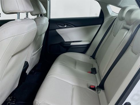 Certified 2019 Honda Insight Touring image 15