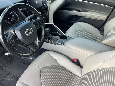 Used 2022 Toyota Camry SE image 10