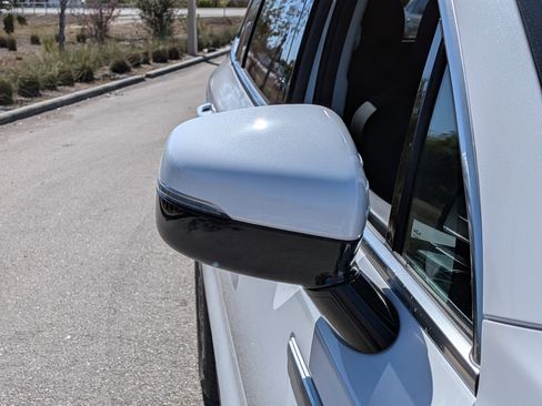 Certified 2025 Kia Sorento S image 13