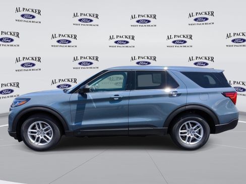 New 2026 Ford Explorer Active RWD image 2