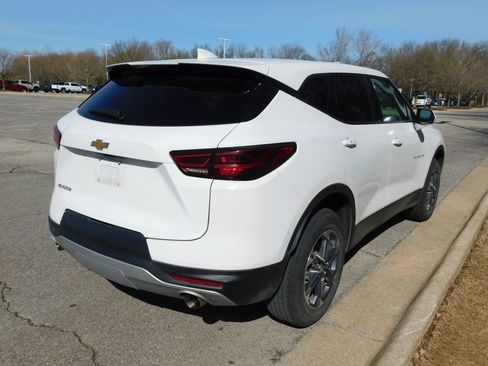 Used 2025 Chevrolet Blazer LT image 4