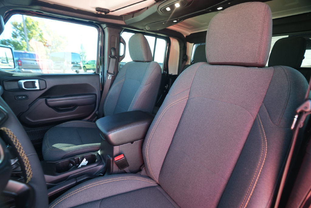 Used 2024 Jeep Gladiator Sport AWD/4WD image 40