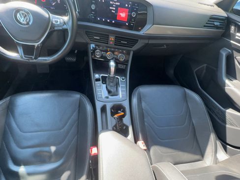 Used 2019 Volkswagen Jetta SEL Premium image 14