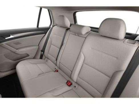 Used 2020 Volkswagen Golf 4-Door image 17