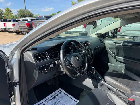 Used 2015 Volkswagen Jetta TDI SEL FWD image 6