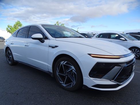 Certified 2024 Hyundai Sonata SEL w/ Convenience Package image 3