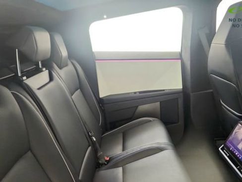 Used 2024 Tesla Cybertruck AWD Crew Cab image 23