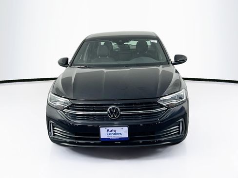 Used 2023 Volkswagen Jetta Sport FWD image 2