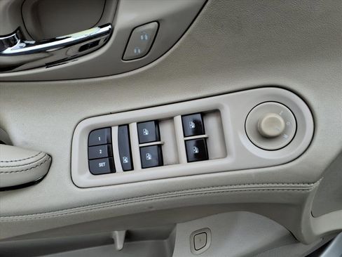 Used 2015 Buick LaCrosse Leather image 18