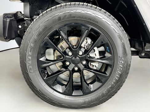 Used 2023 Jeep Wrangler Sahara w/ Cold Weather Group image 11