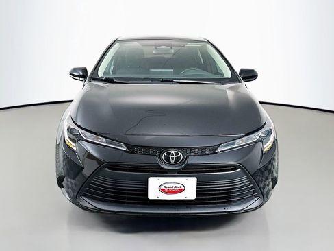 Used 2023 Toyota Corolla LE image 2