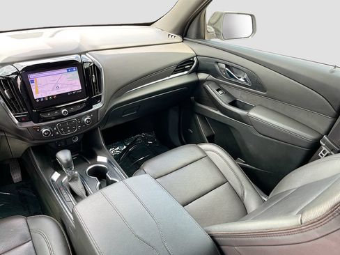 Used 2023 Chevrolet Traverse High Country FWD image 25