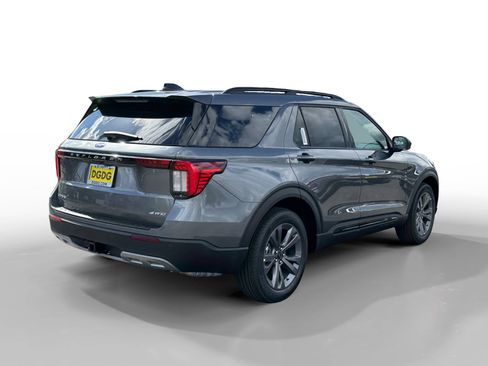 New 2026 Ford Explorer Active AWD/4WD image 5
