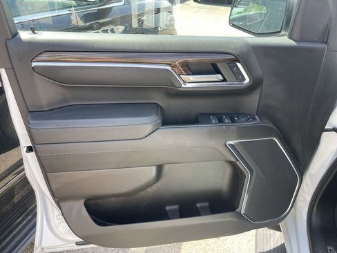 Used 2023 Chevrolet Silverado 1500 LT AWD/4WD image 4