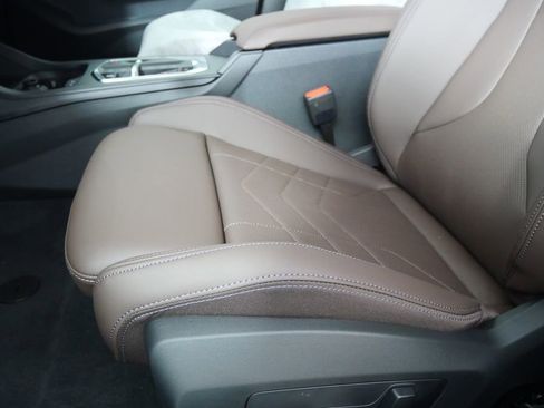 Used 2025 BMW M235i xDrive M235i xDrive w/ Premium Package image 9