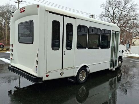 Used 2015 Ford E-350 and Econoline 350 Super Duty image 9