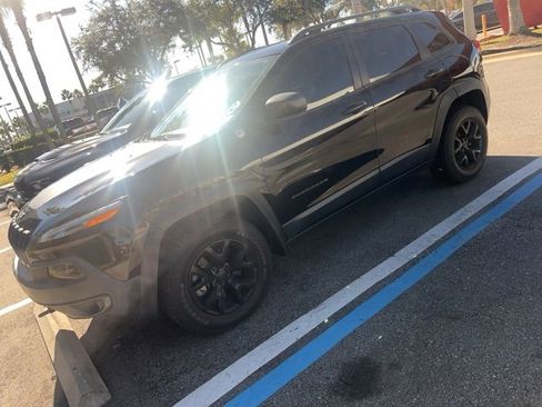 Used 2018 Jeep Cherokee Trailhawk w/ Quick Order Package 25L image 1