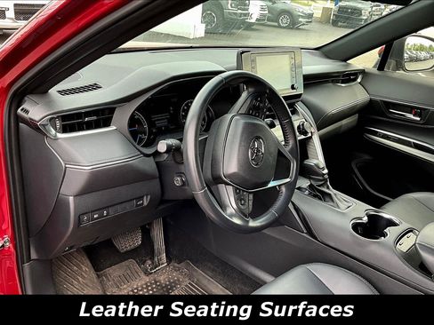 Used 2022 Toyota Venza XLE image 4