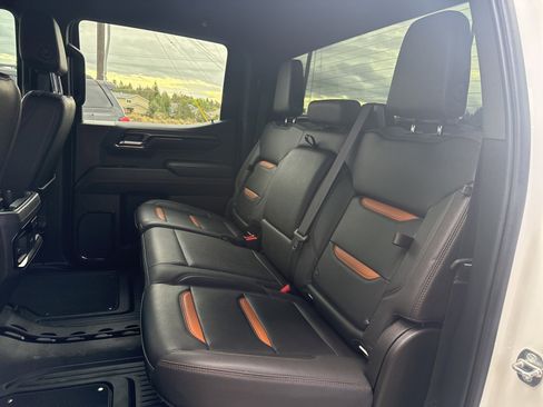 Used 2023 GMC Sierra 1500 AT4 image 10