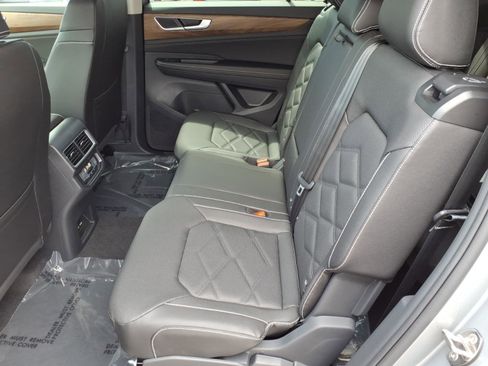 New 2026 Volkswagen Atlas SE FWD image 9