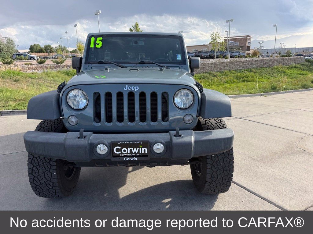 Used 2015 Jeep Wrangler Unlimited Rubicon w/ Connectivity Group AWD/4WD image 2